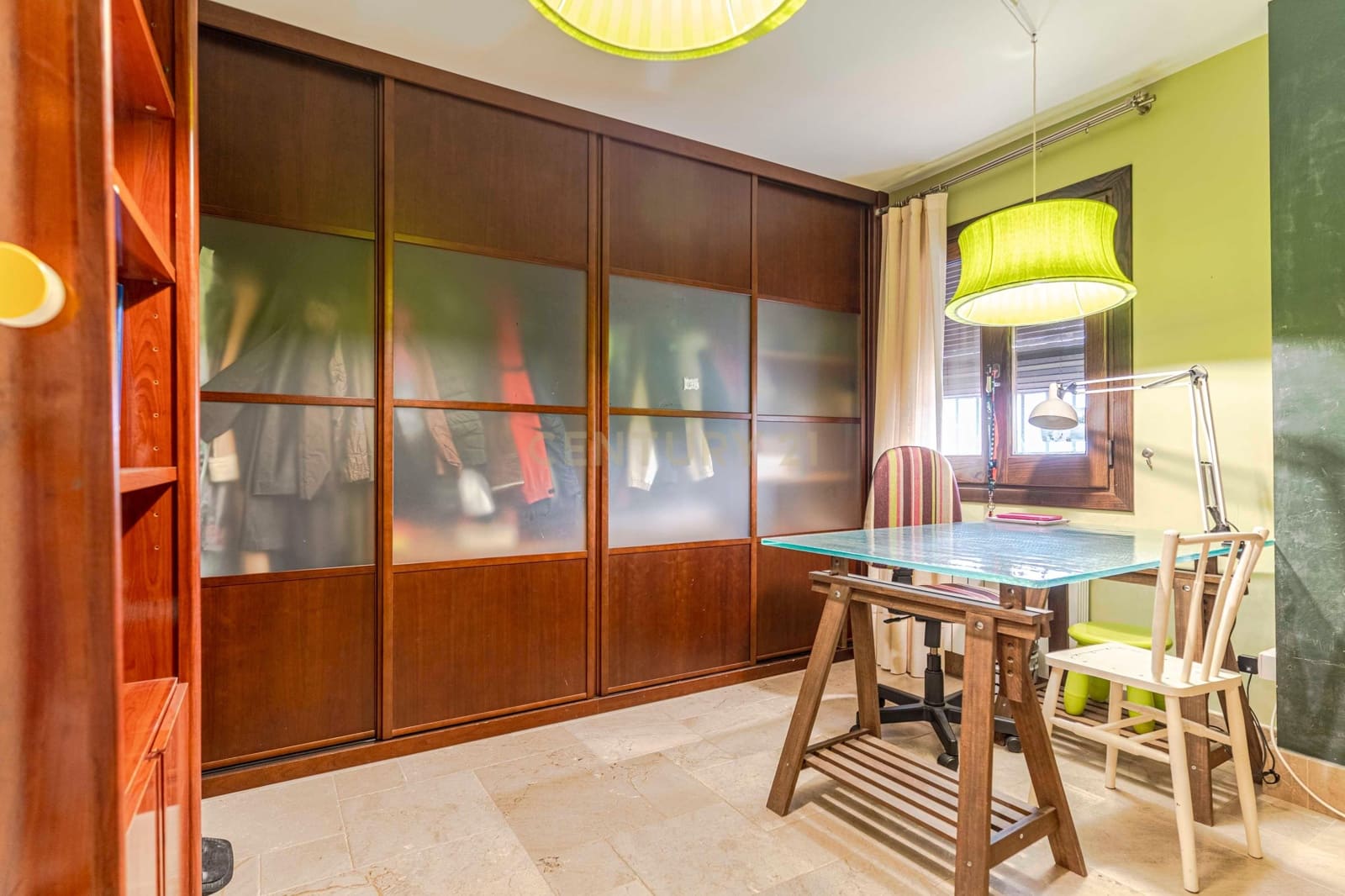 Chalet de 6 habitaciones en La Zubia en venta con garaje - 620.000 € (Ref: 9289734)