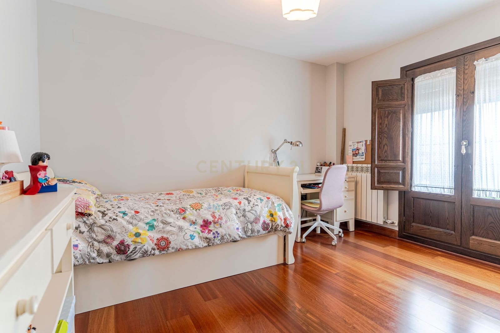 Chalet de 6 habitaciones en La Zubia en venta con garaje - 620.000 € (Ref: 9289734)