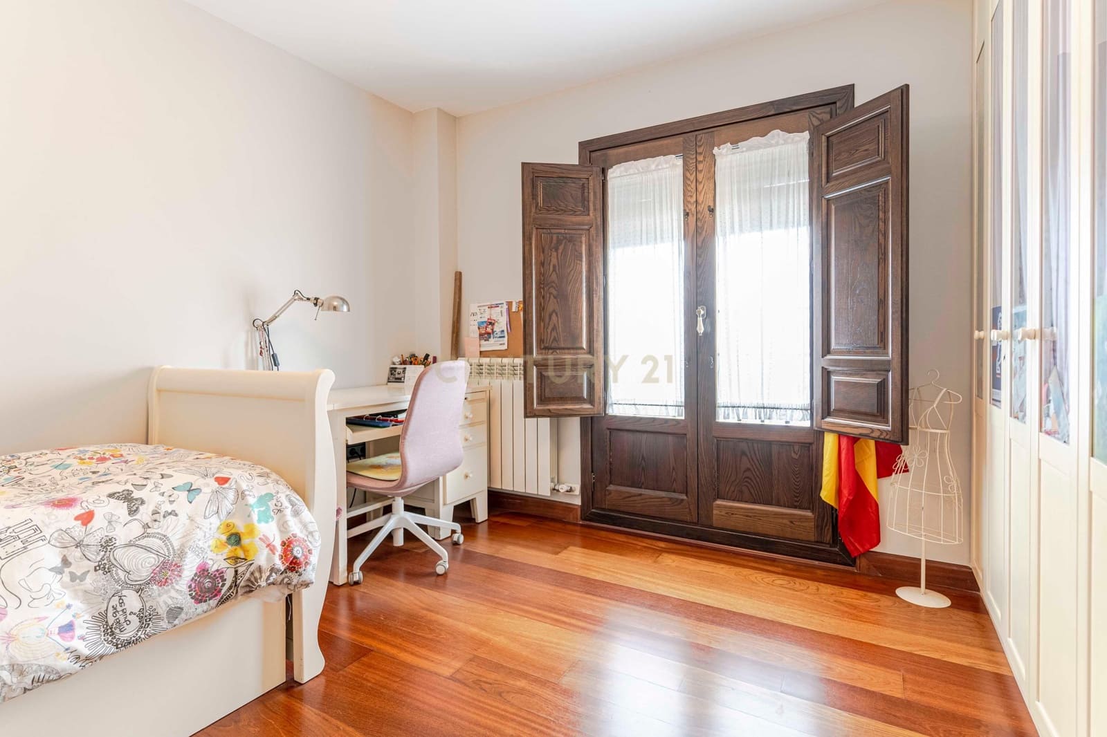 Chalet de 6 habitaciones en La Zubia en venta con garaje - 620.000 € (Ref: 9289734)