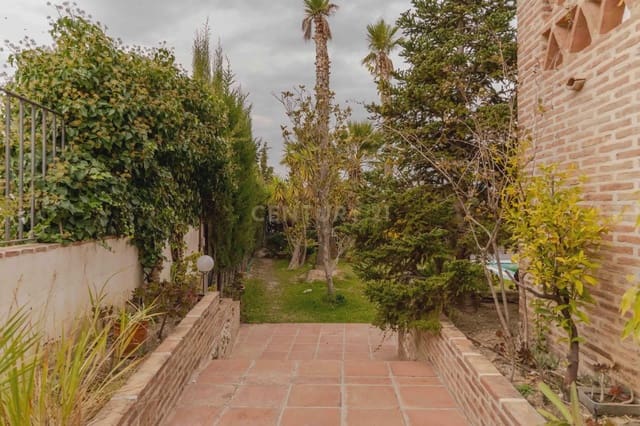 6 Zimmer Villa zu verkaufen in La Zubia mit Garage - 620.000 € (Ref: 9289734)