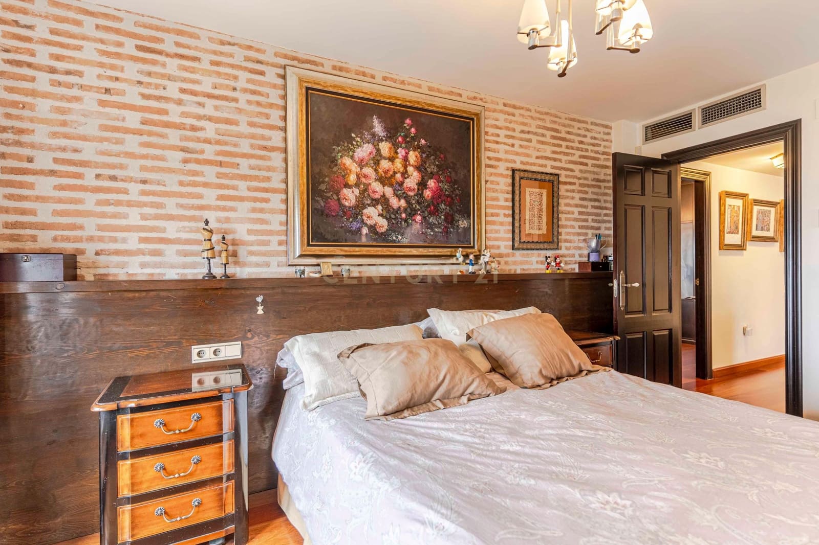 Chalet de 6 habitaciones en La Zubia en venta con garaje - 620.000 € (Ref: 9289734)