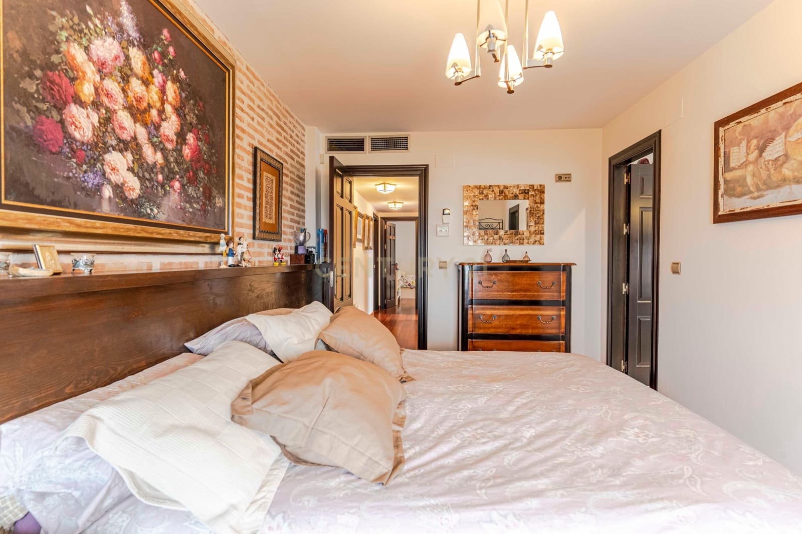 Chalet de 6 habitaciones en La Zubia en venta con garaje - 620.000 € (Ref: 9289734)