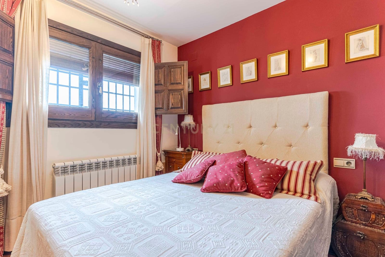 Chalet de 6 habitaciones en La Zubia en venta con garaje - 620.000 € (Ref: 9289734)