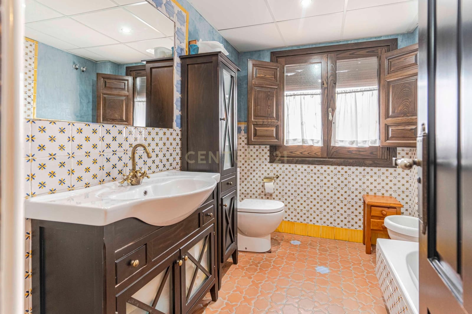 Chalet de 6 habitaciones en La Zubia en venta con garaje - 620.000 € (Ref: 9289734)