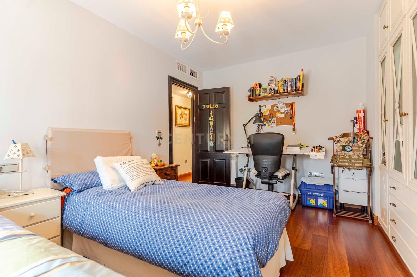 Chalet de 6 habitaciones en La Zubia en venta con garaje - 620.000 € (Ref: 9289734)