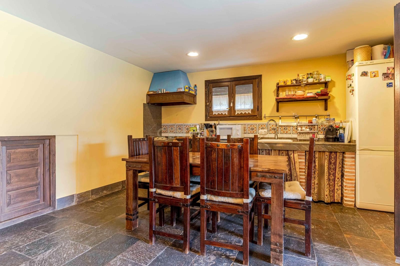 Chalet de 6 habitaciones en La Zubia en venta con garaje - 620.000 € (Ref: 9289734)