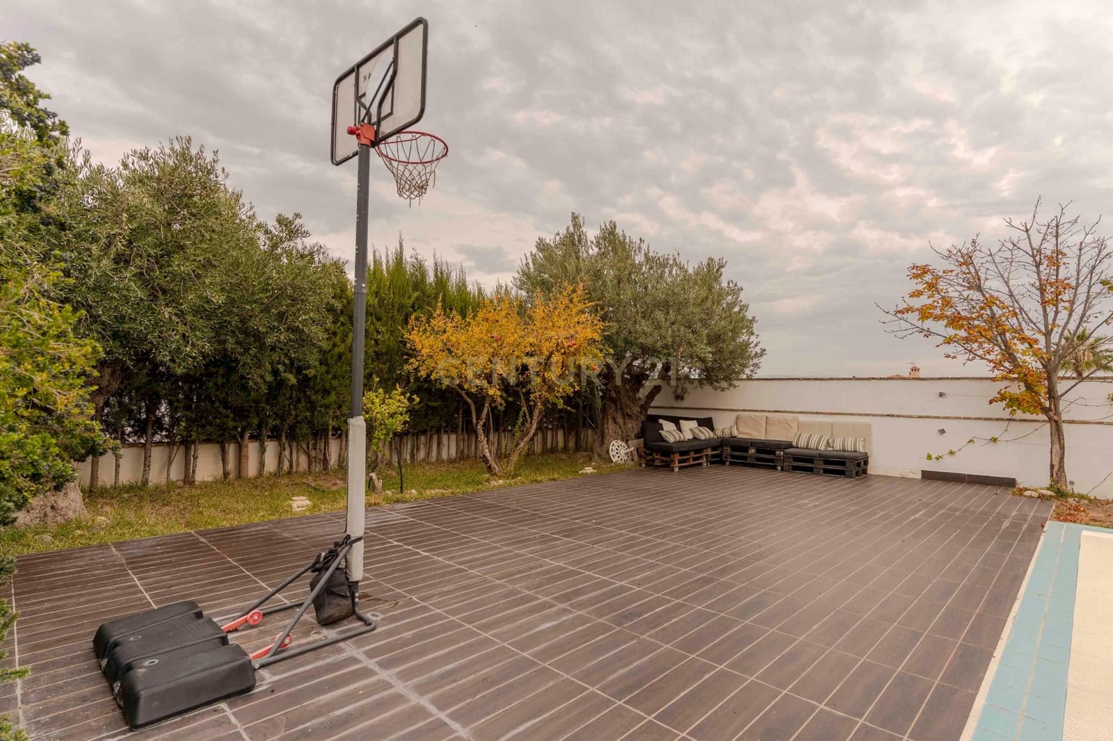 Chalet de 6 habitaciones en La Zubia en venta con garaje - 620.000 € (Ref: 9289734)