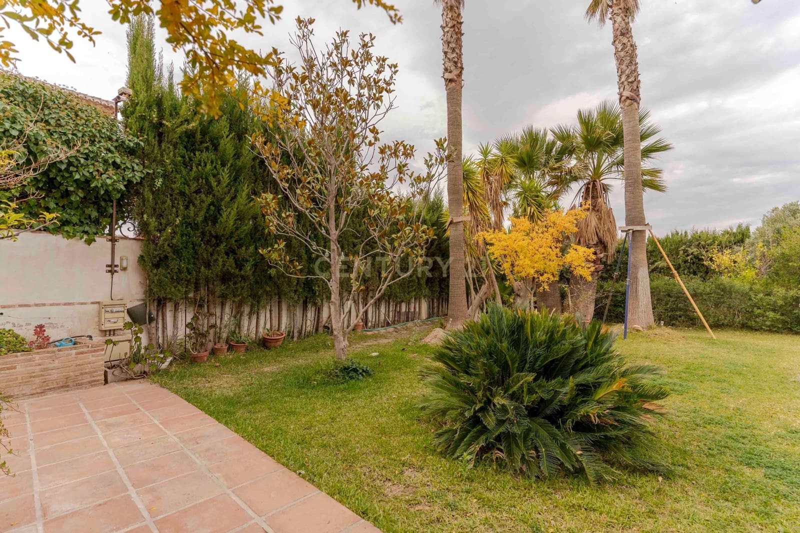 Chalet de 6 habitaciones en La Zubia en venta con garaje - 620.000 € (Ref: 9289734)