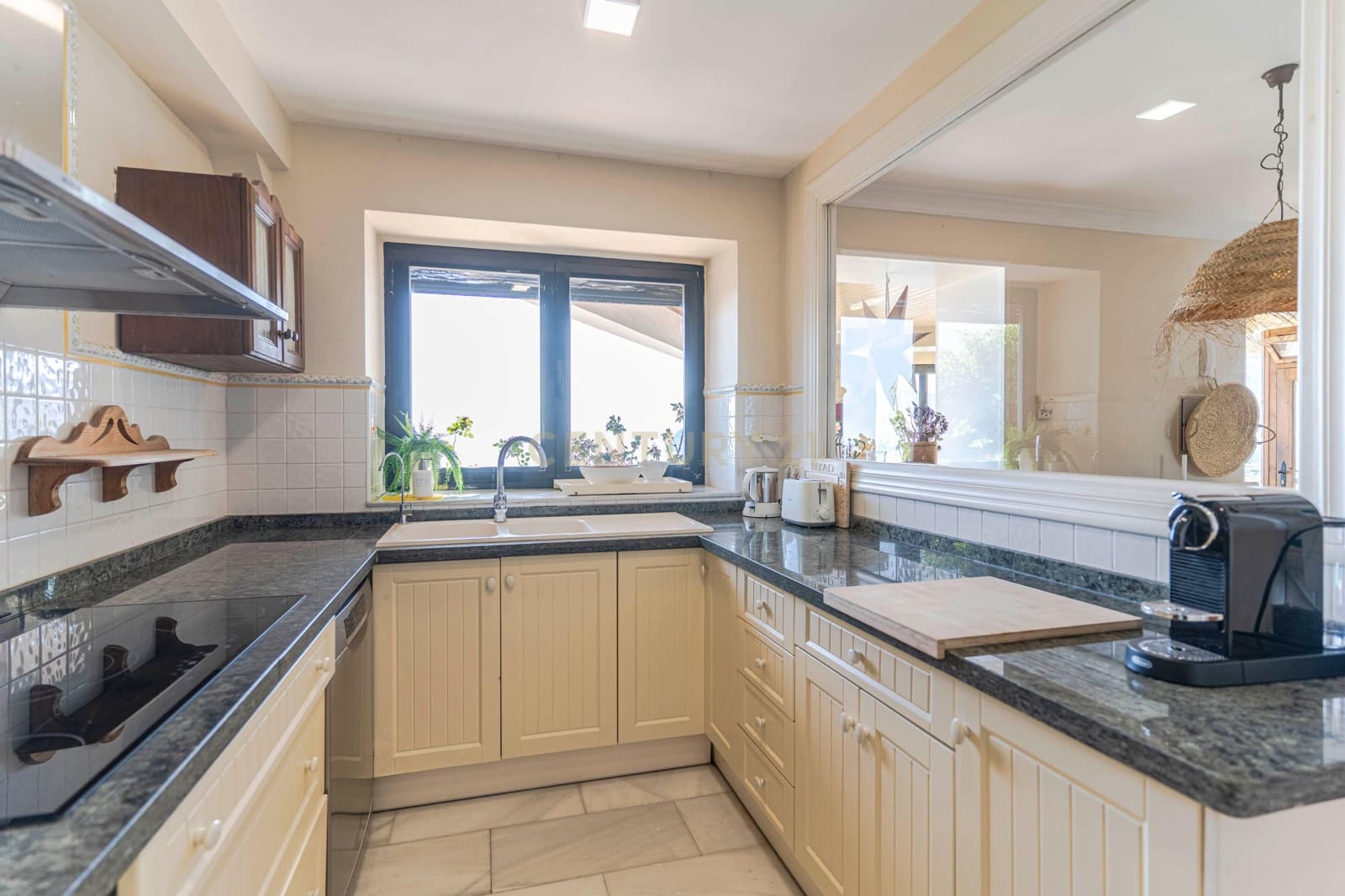 7 soverom Villa til salgs i Almunecar med svømmebasseng - € 2 800 000 (Ref: 9289736)