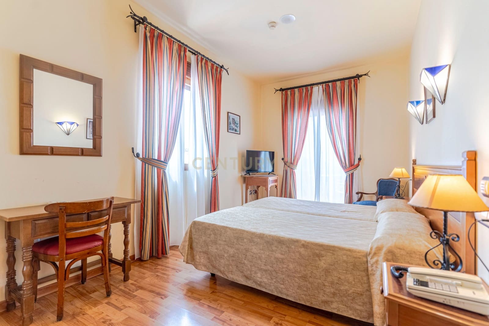 Hotel til salg i Lanjaron - € 1.500.000 (Ref: 9289737)