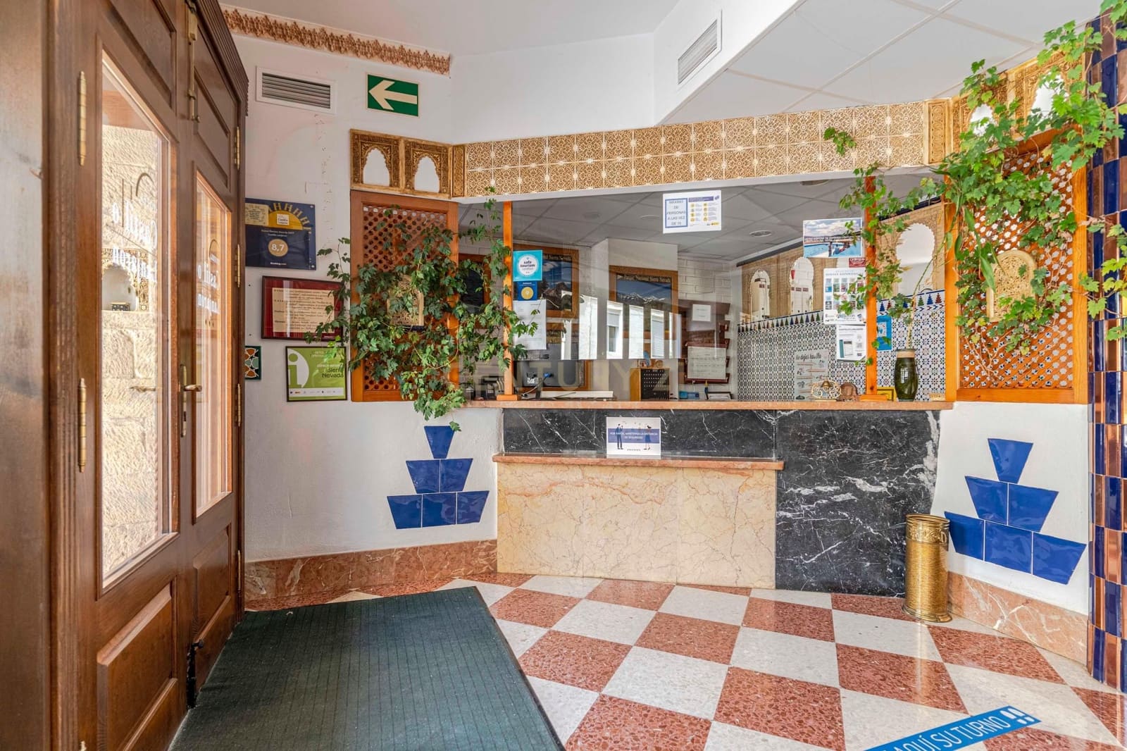 Hotel til salg i Lanjaron - € 1.500.000 (Ref: 9289737)