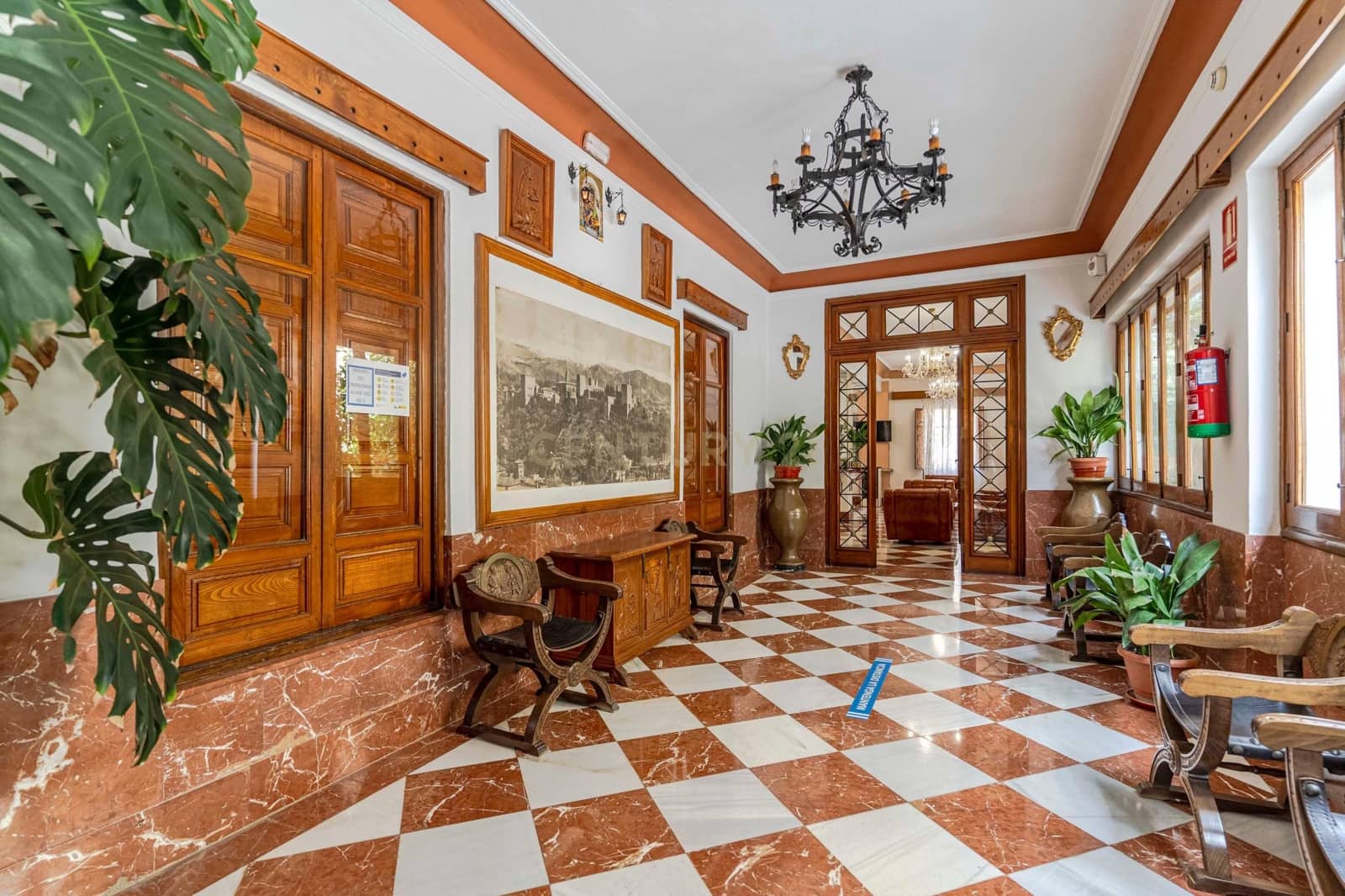 Hotel til salg i Lanjaron - € 1.500.000 (Ref: 9289737)