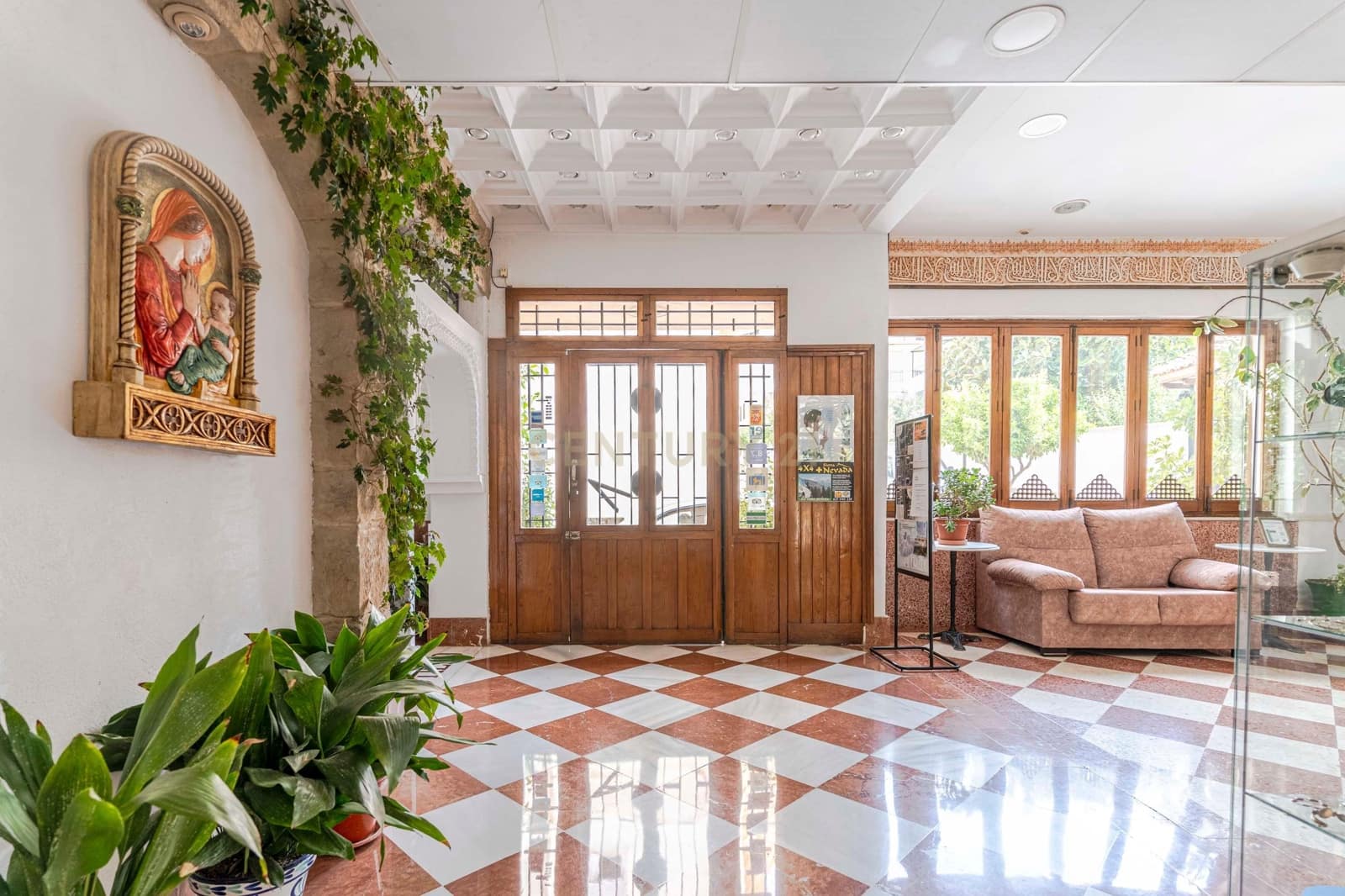 Hotel til salg i Lanjaron - € 1.500.000 (Ref: 9289737)