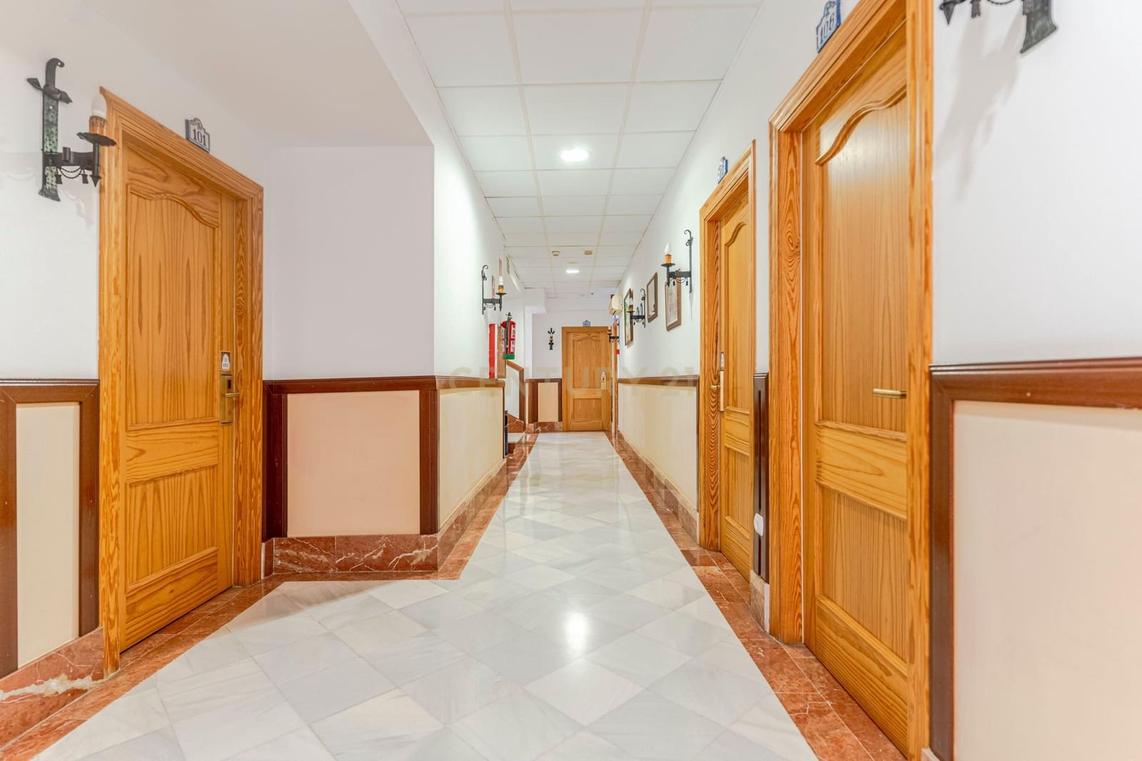 Hotel til salg i Lanjaron - € 1.500.000 (Ref: 9289737)