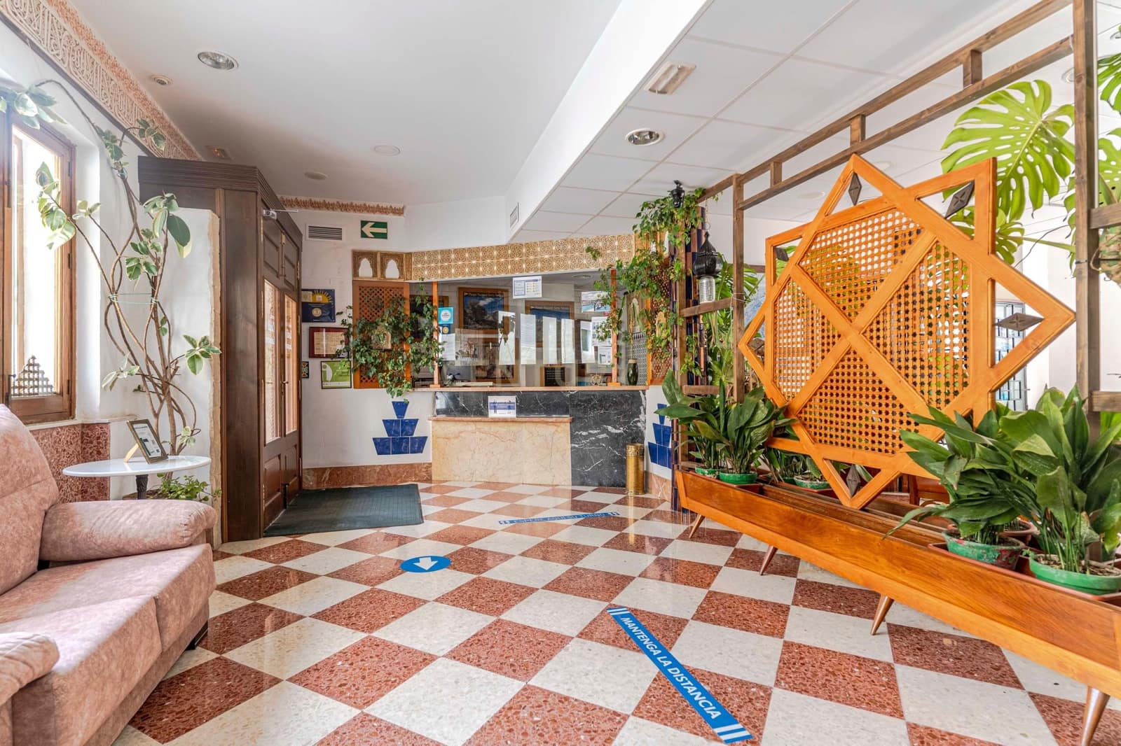 Hotel til salg i Lanjaron - € 1.500.000 (Ref: 9289737)