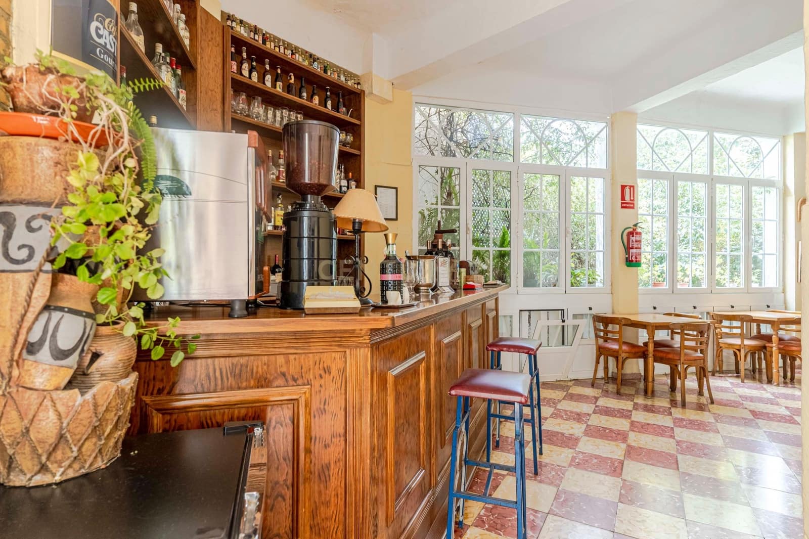 Hotel til salg i Lanjaron - € 1.500.000 (Ref: 9289737)