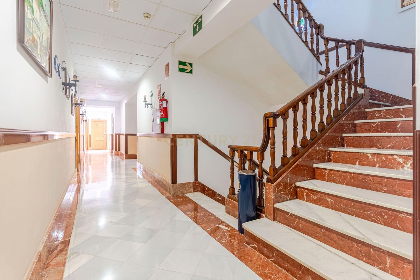 Hotel til salg i Lanjaron - € 1.500.000 (Ref: 9289737)