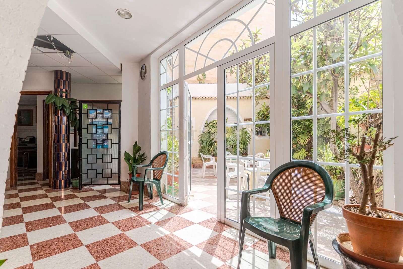 Hotel til salg i Lanjaron - € 1.500.000 (Ref: 9289737)