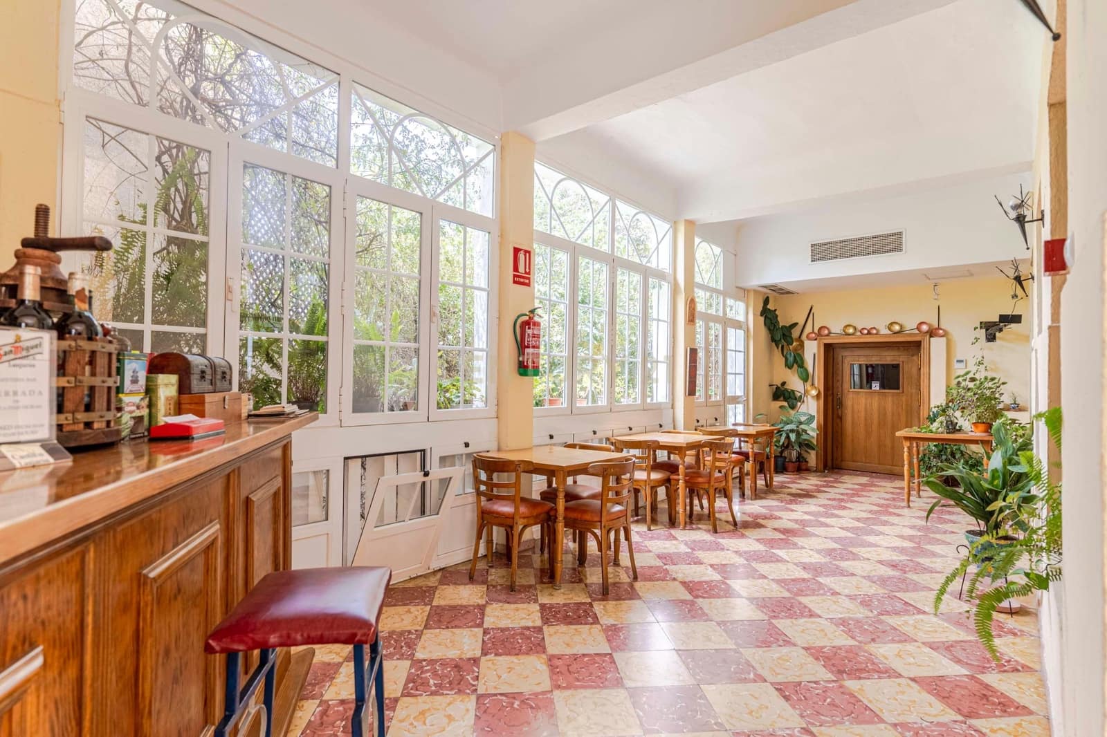 Hotel til salg i Lanjaron - € 1.500.000 (Ref: 9289737)