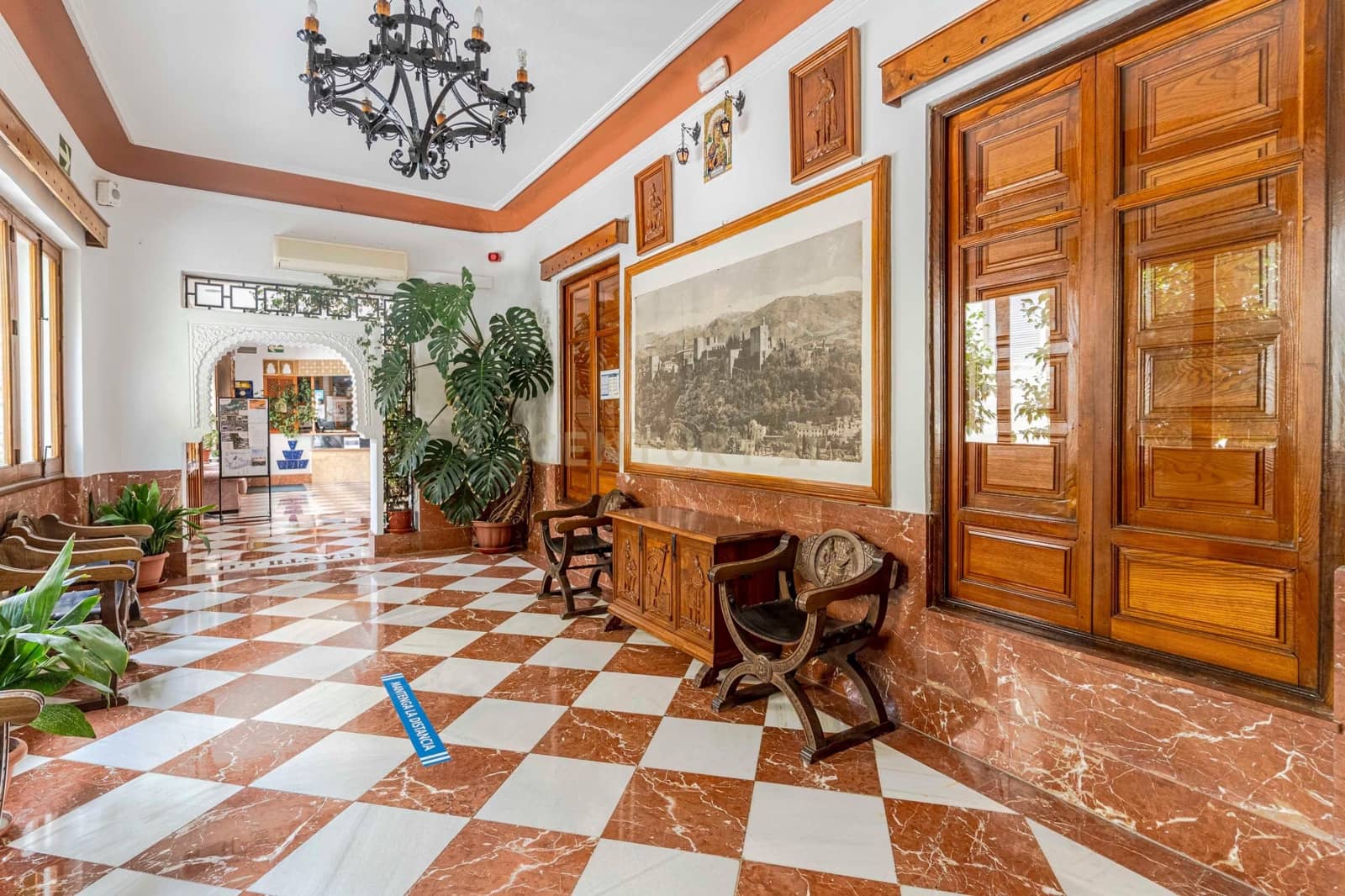 Hotel til salg i Lanjaron - € 1.500.000 (Ref: 9289737)