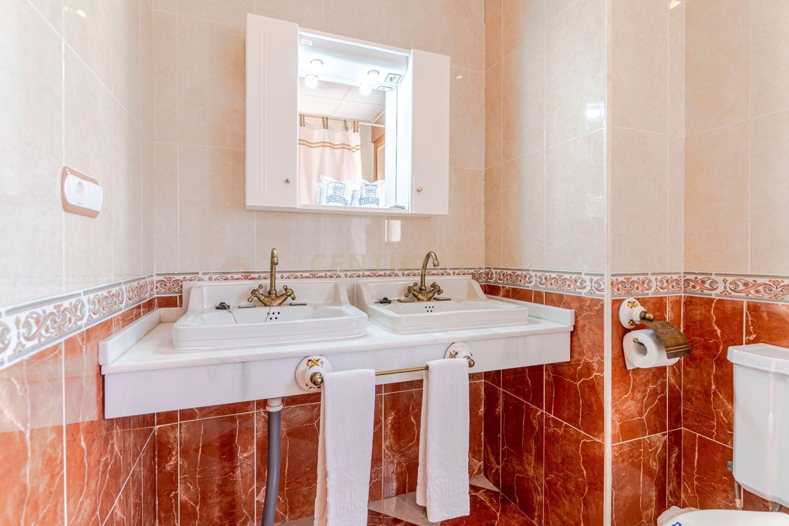 Hotel til salg i Lanjaron - € 1.500.000 (Ref: 9289737)