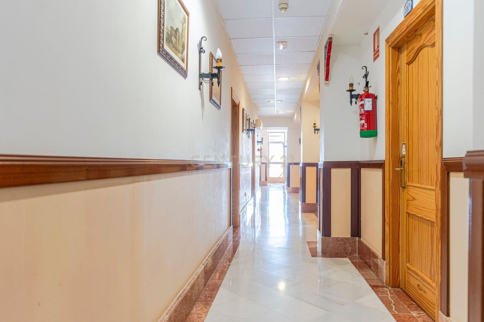 Hotel til salg i Lanjaron - € 1.500.000 (Ref: 9289737)