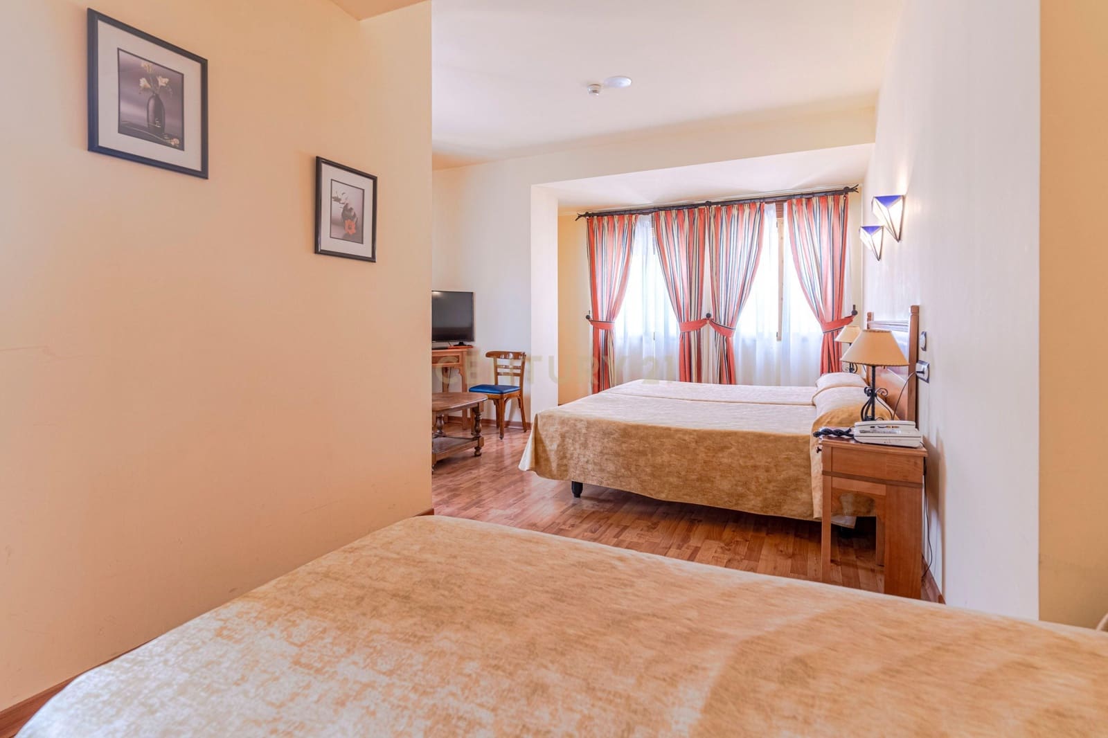 Hotel til salg i Lanjaron - € 1.500.000 (Ref: 9289737)