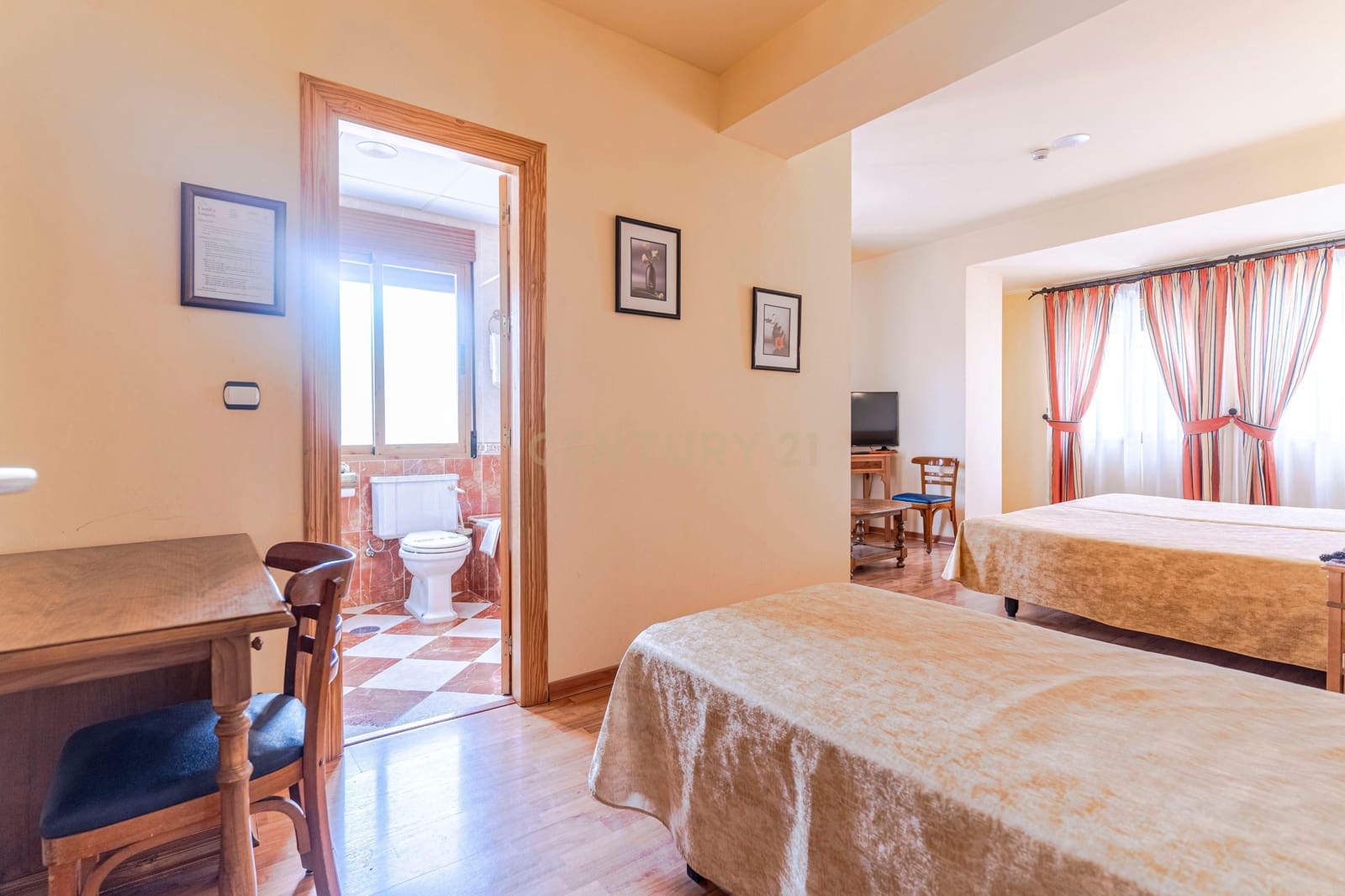 Hotel til salg i Lanjaron - € 1.500.000 (Ref: 9289737)