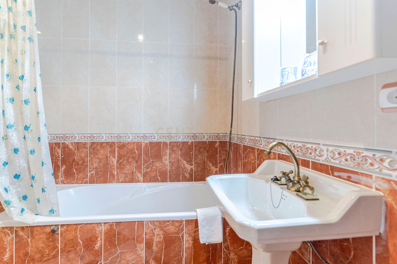 Hotel til salg i Lanjaron - € 1.500.000 (Ref: 9289737)