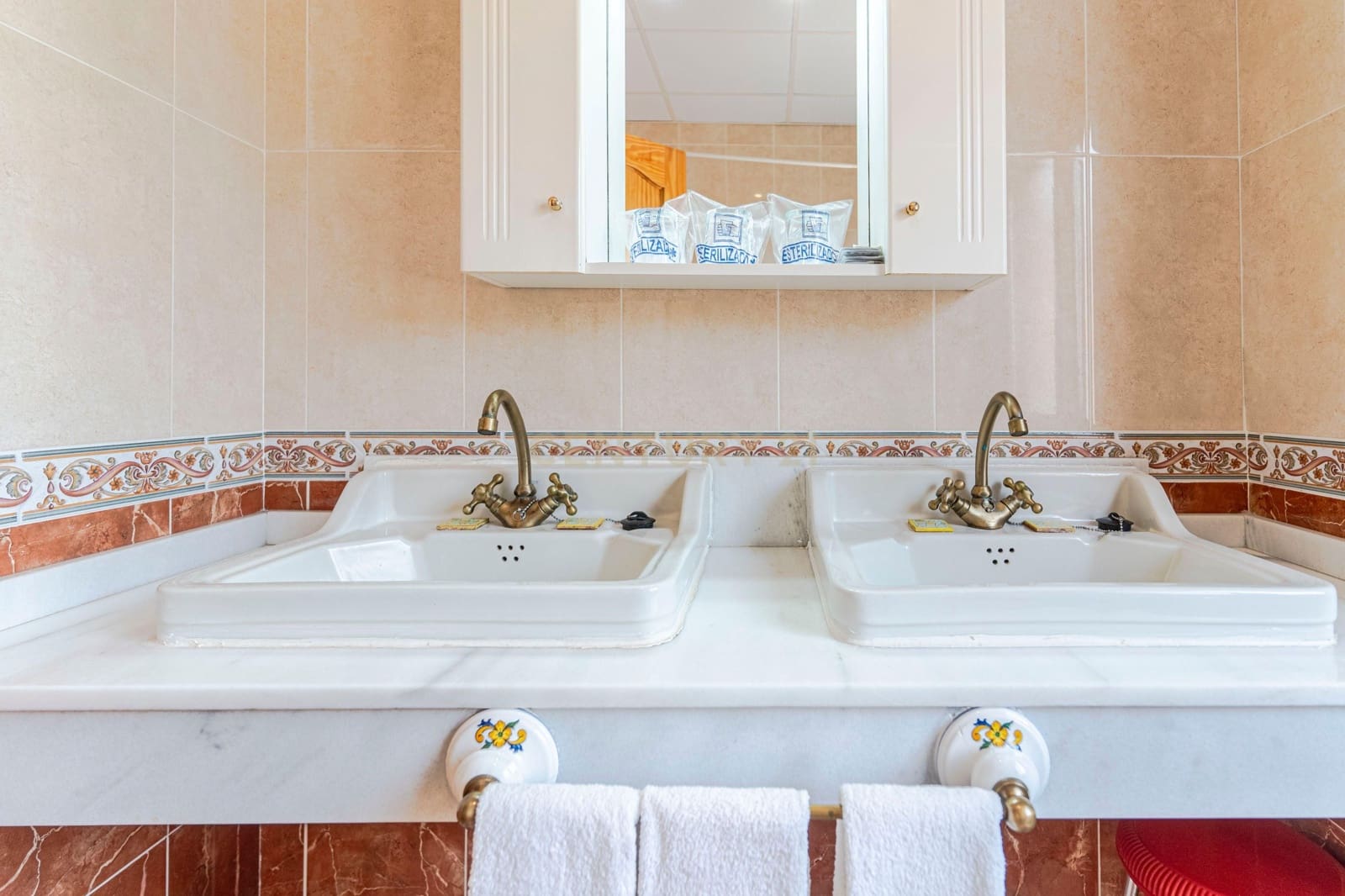 Hotel til salg i Lanjaron - € 1.500.000 (Ref: 9289737)