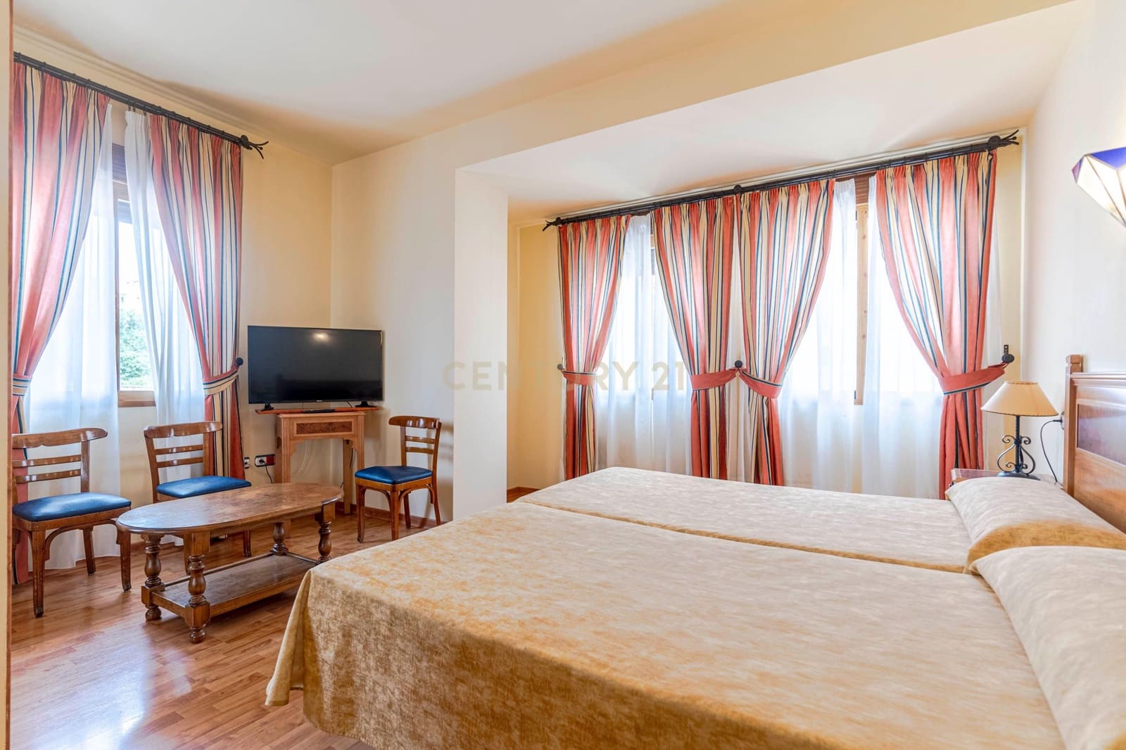 Hotel til salg i Lanjaron - € 1.500.000 (Ref: 9289737)