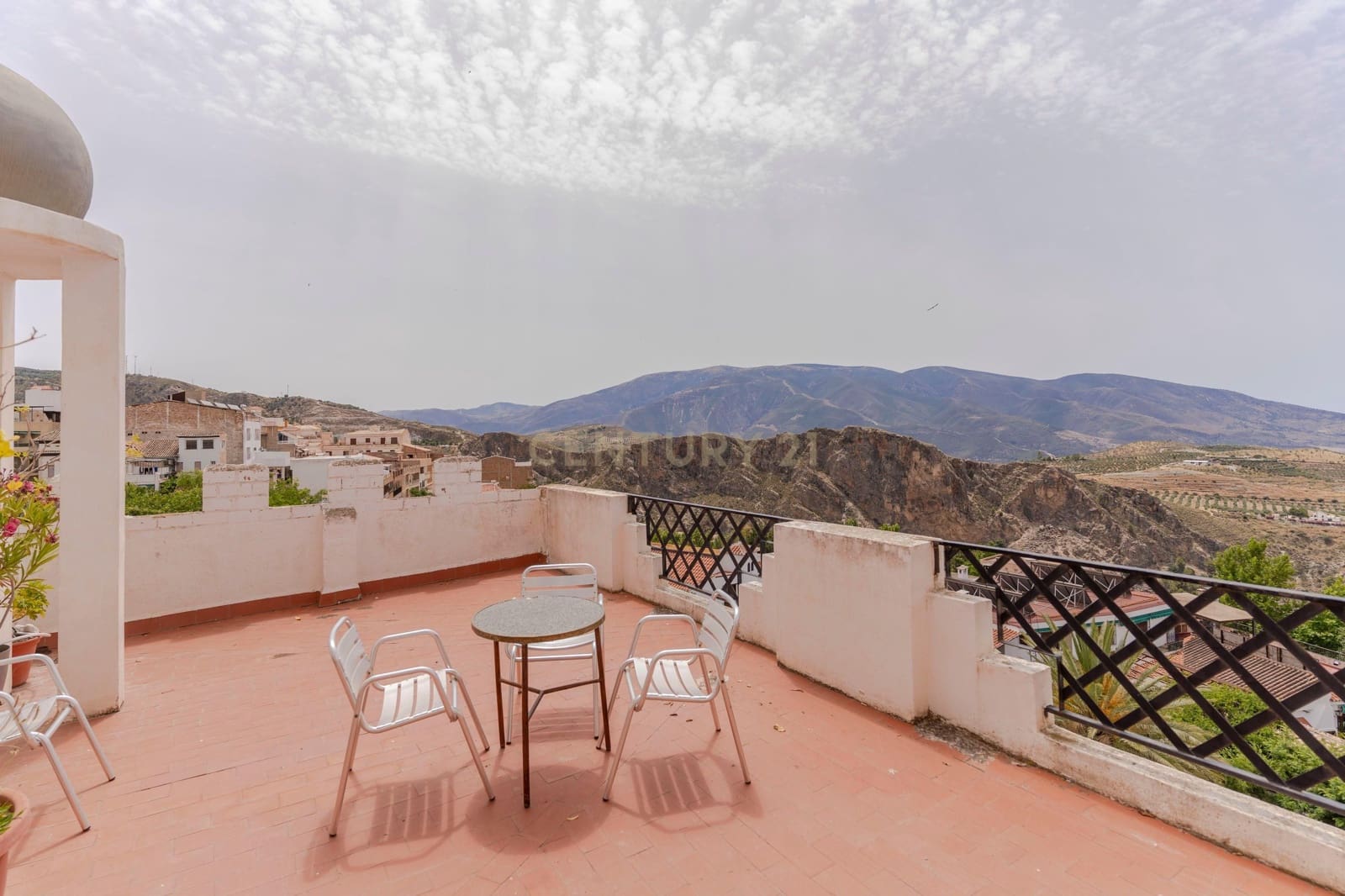 Hotel til salg i Lanjaron - € 1.500.000 (Ref: 9289737)