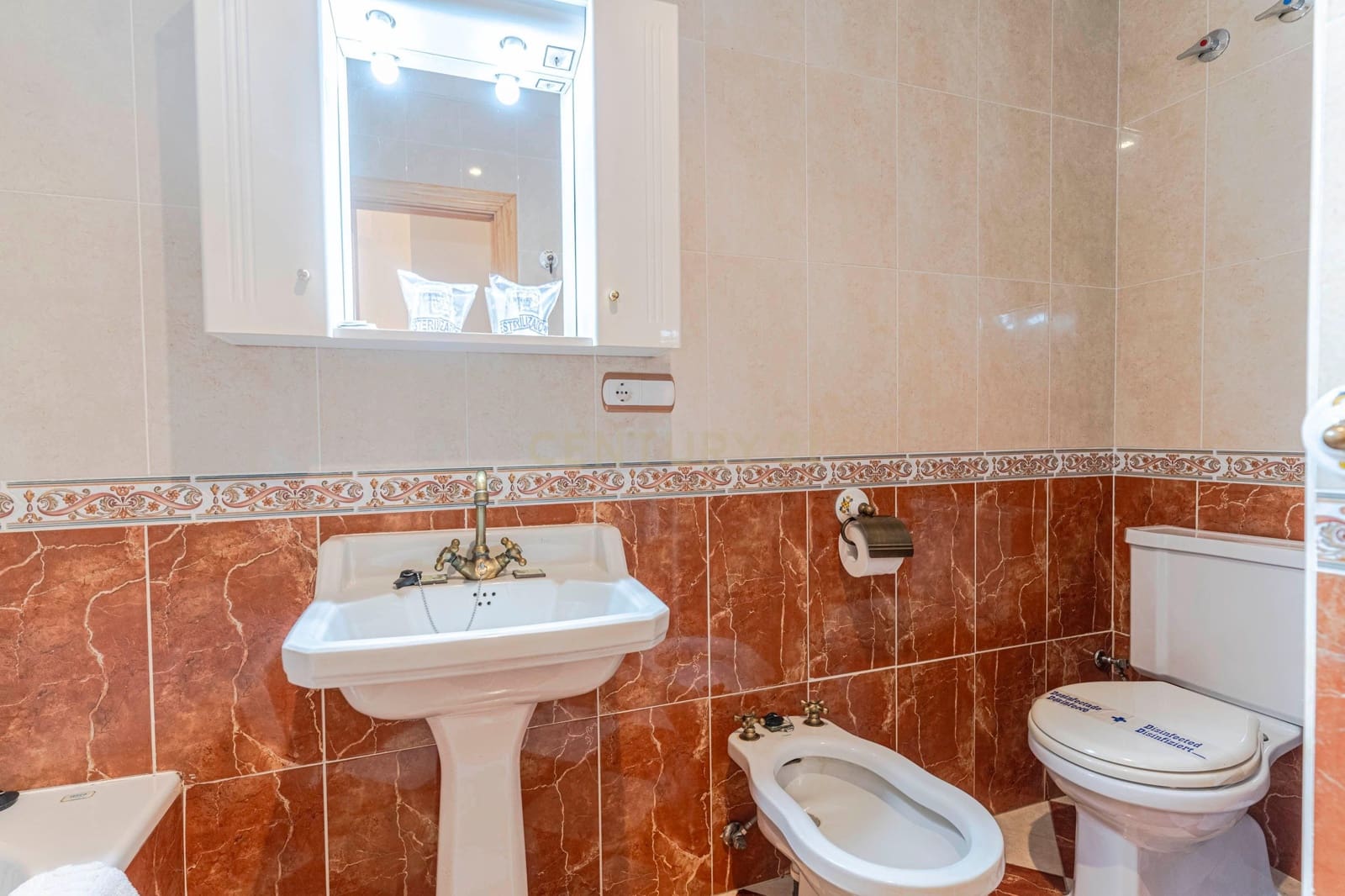 Hotel til salg i Lanjaron - € 1.500.000 (Ref: 9289737)