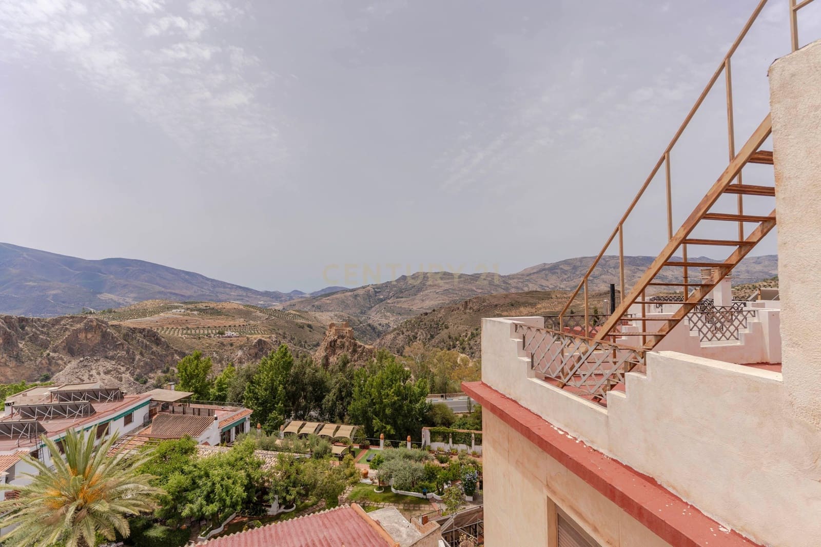 Hotel til salg i Lanjaron - € 1.500.000 (Ref: 9289737)