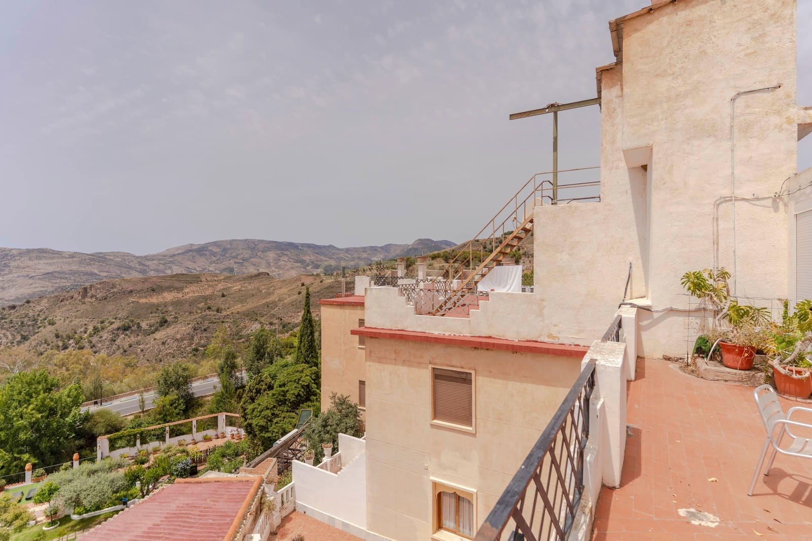 Hotel til salg i Lanjaron - € 1.500.000 (Ref: 9289737)