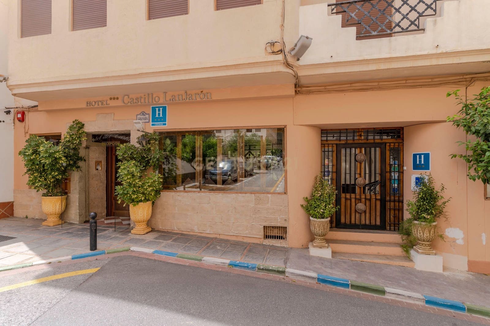 Hotel til salg i Lanjaron - € 1.500.000 (Ref: 9289737)