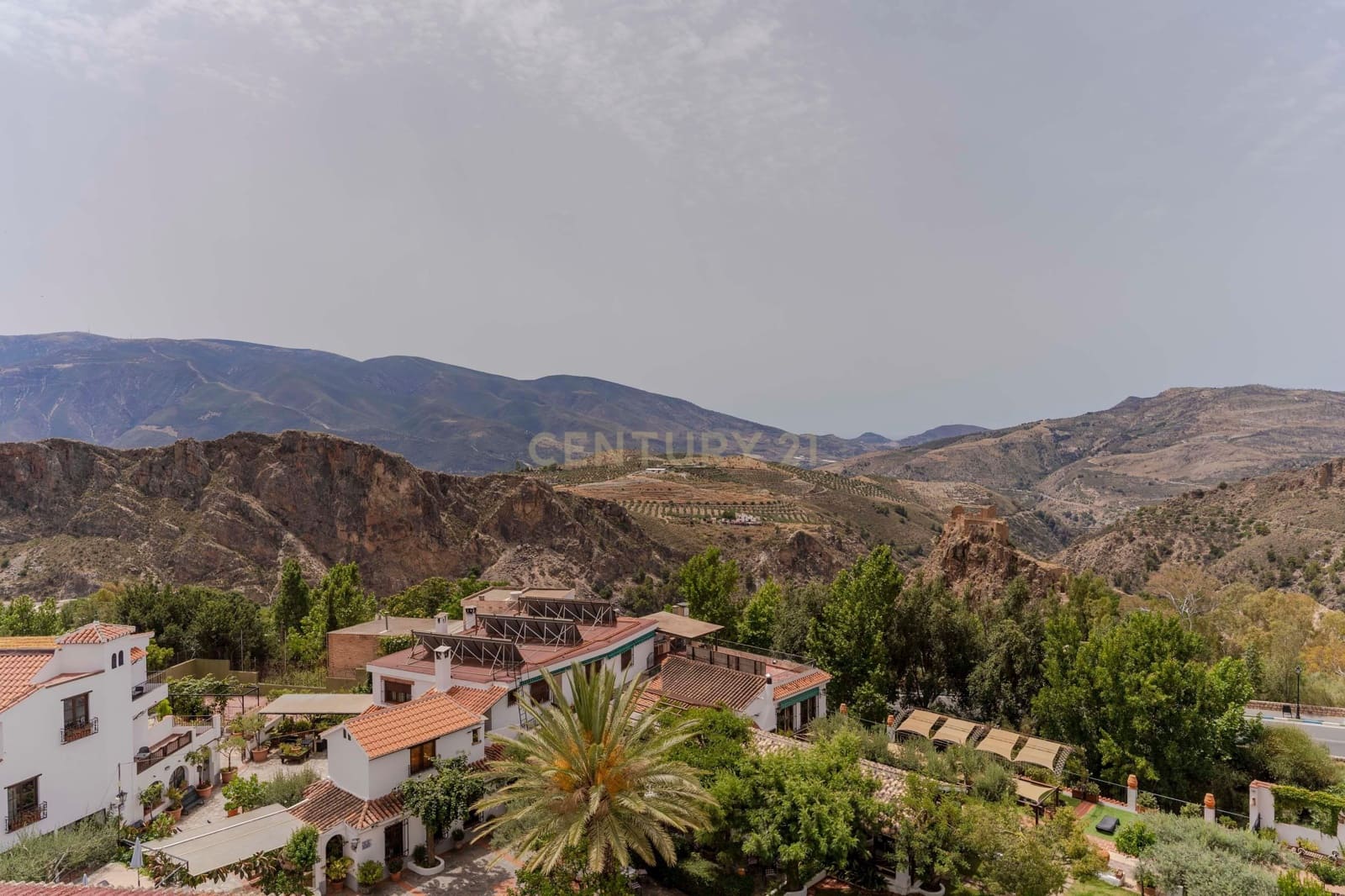 Hotel til salg i Lanjaron - € 1.500.000 (Ref: 9289737)