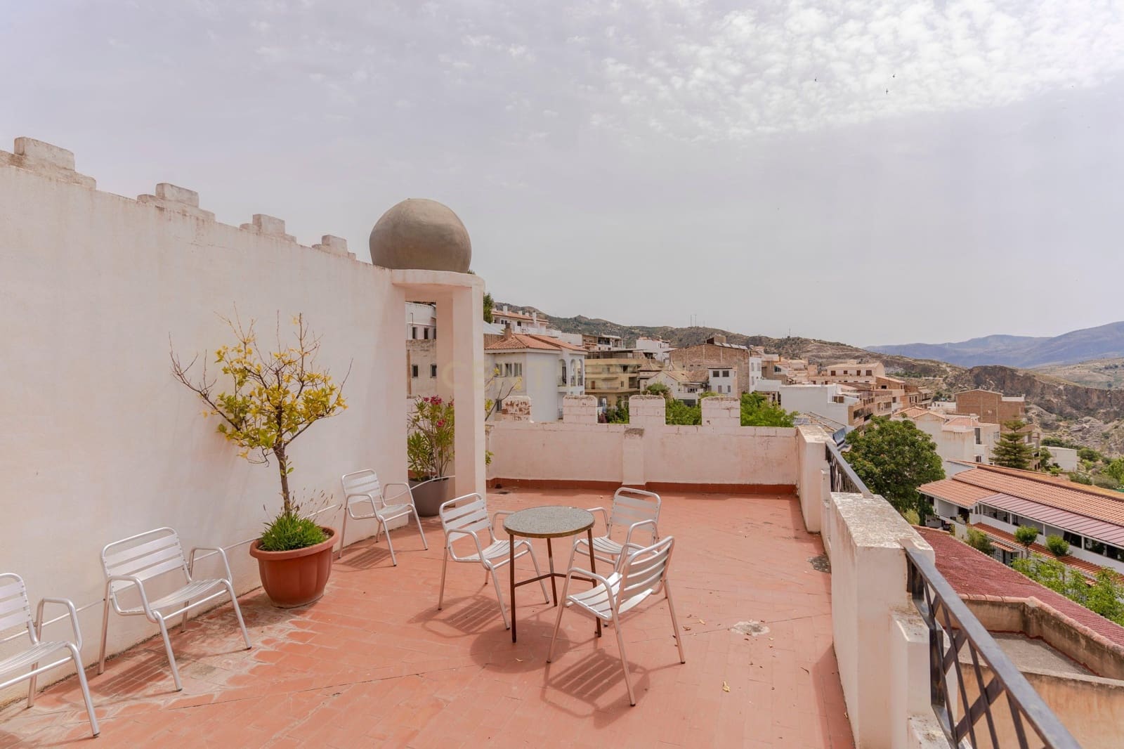 Hotel til salg i Lanjaron - € 1.500.000 (Ref: 9289737)