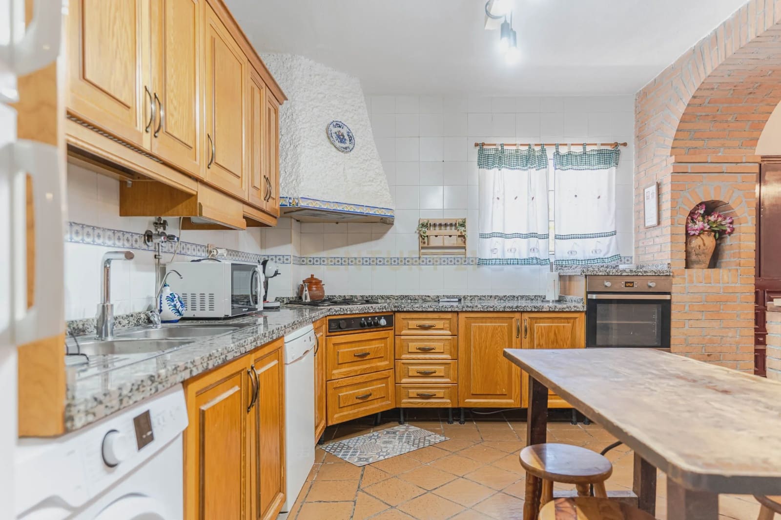 30 bedroom Finca/Country House for sale in Gojar - € 970,000 (Ref: 9289739)