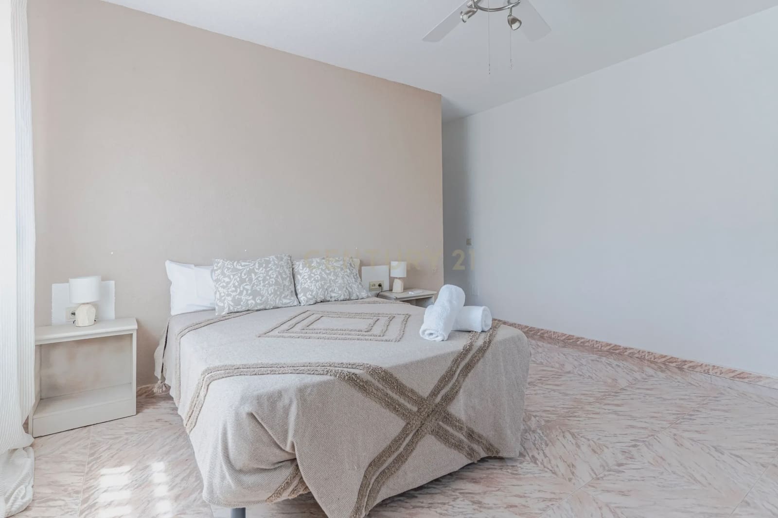 30 bedroom Finca/Country House for sale in Gojar - € 970,000 (Ref: 9289739)