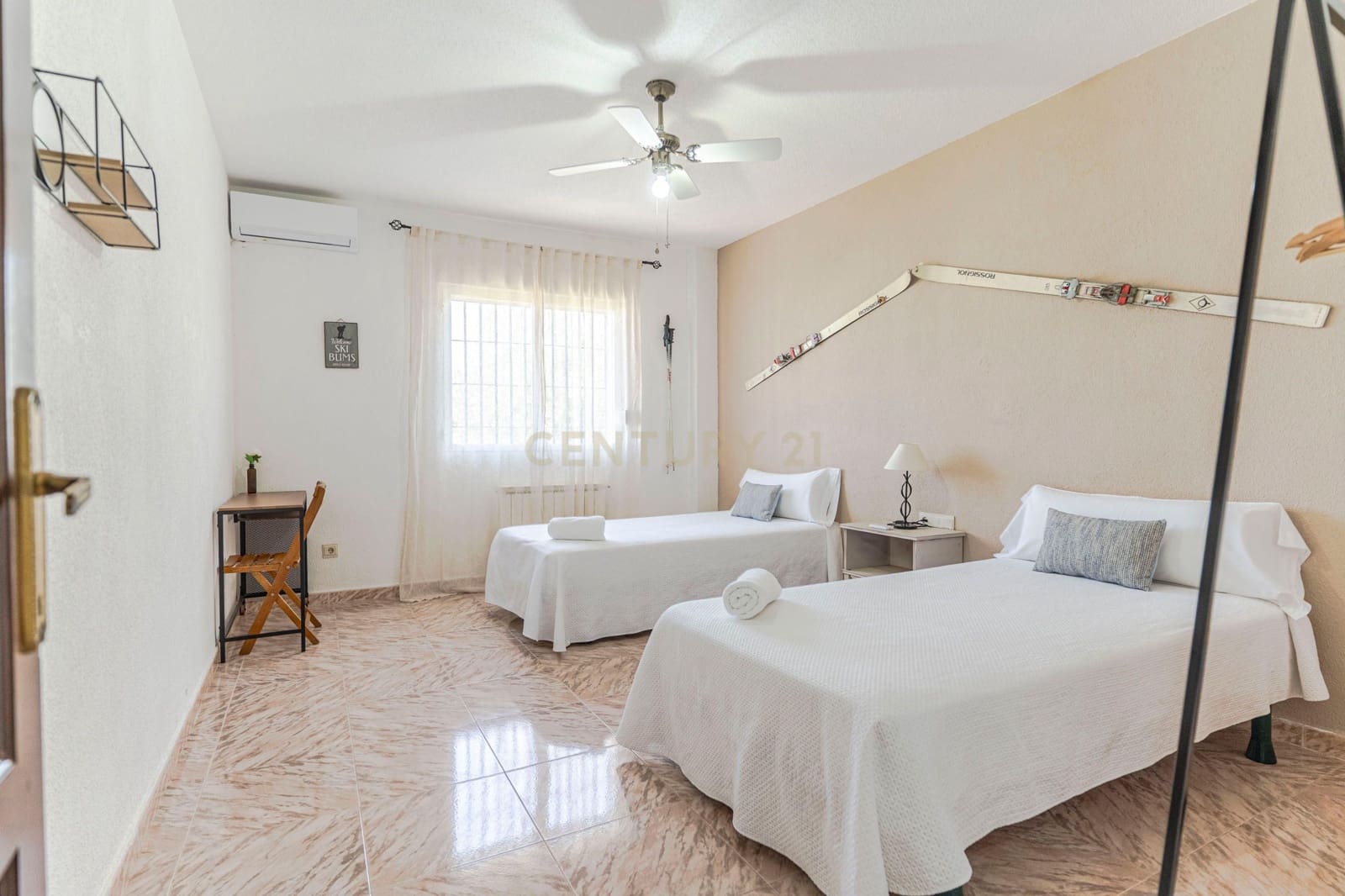 30 bedroom Finca/Country House for sale in Gojar - € 970,000 (Ref: 9289739)