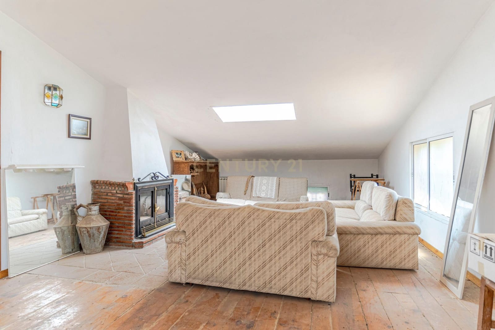 30 bedroom Finca/Country House for sale in Gojar - € 970,000 (Ref: 9289739)