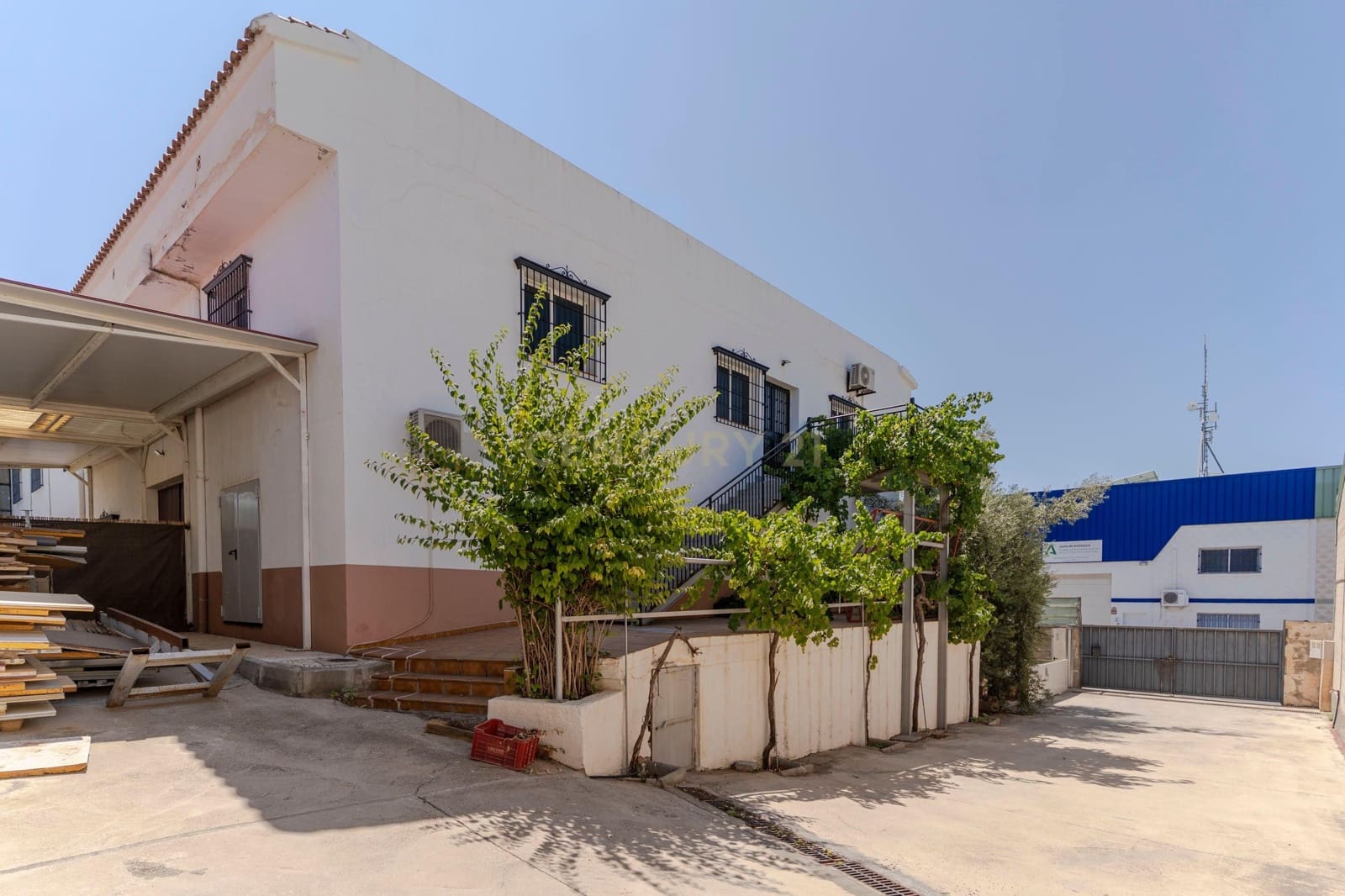 30 bedroom Finca/Country House for sale in Gojar - € 970,000 (Ref: 9289739)