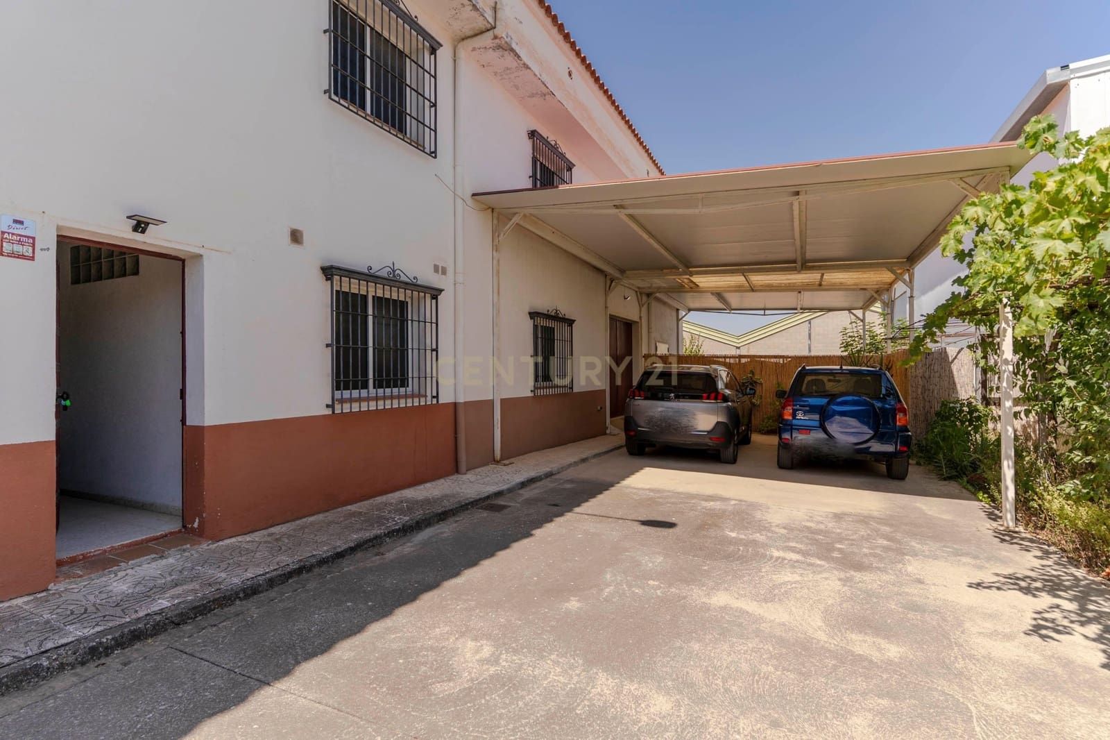 30 bedroom Finca/Country House for sale in Gojar - € 970,000 (Ref: 9289739)