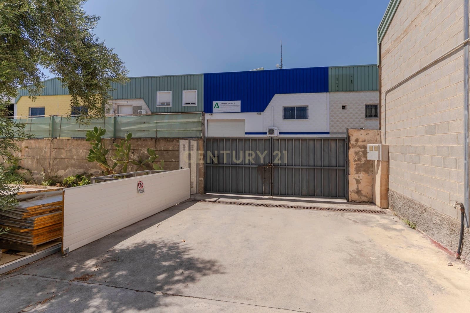 30 bedroom Finca/Country House for sale in Gojar - € 970,000 (Ref: 9289739)