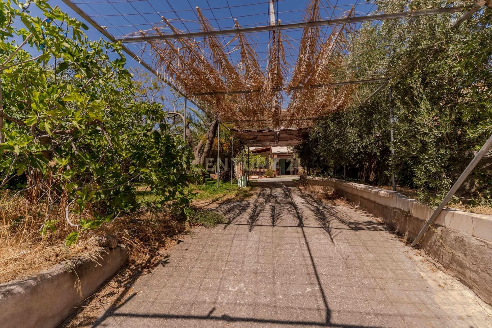 30 bedroom Finca/Country House for sale in Gojar - € 970,000 (Ref: 9289739)