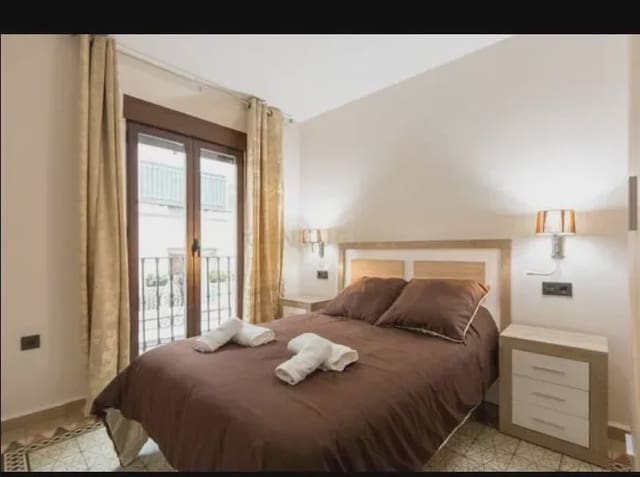 Lejlighed til salg i Centro - Sagrario, Granada by - € 1.100.000 (Ref: 9289740)
