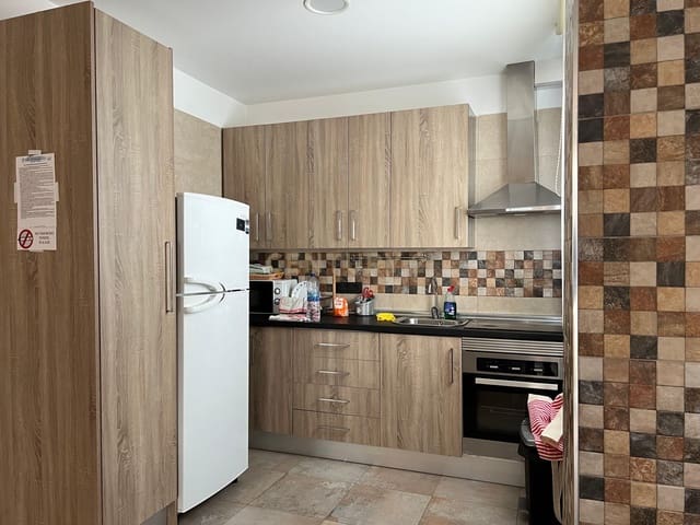 Lejlighed til salg i Centro - Sagrario, Granada by - € 1.100.000 (Ref: 9289740)