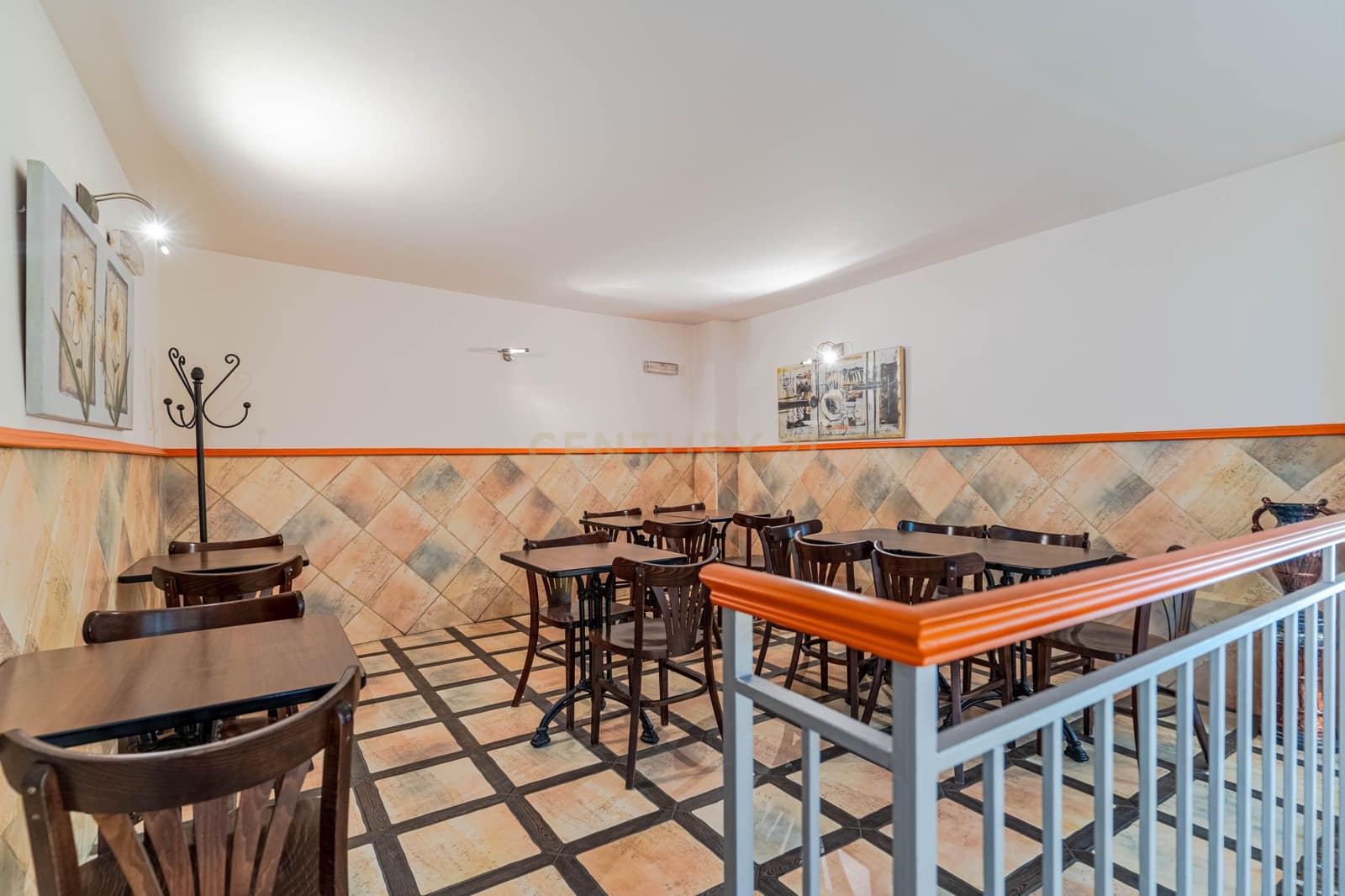 Commercial for sale in Las Gabias - € 99,900 (Ref: 9289822)