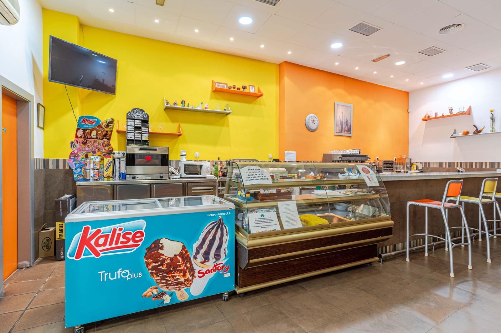 Commercial for sale in Las Gabias - € 99,900 (Ref: 9289822)